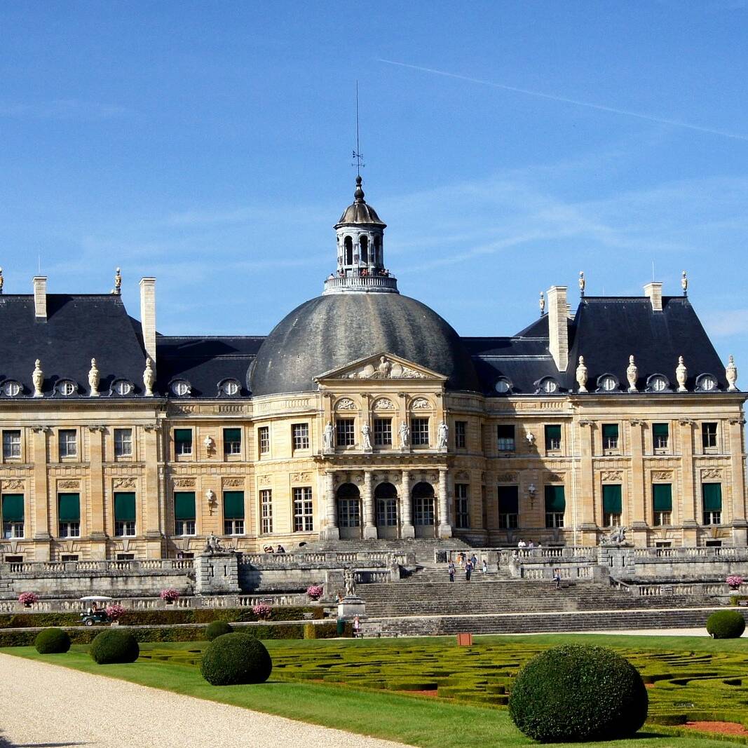 HD Guided Vaux Le Vicomte with Licensed Driver-Guide – Paris My Way
